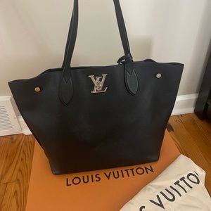 AUTH LOUIS VUITTON LV logo Lock Me Go Hand Tote Bag Leather Black